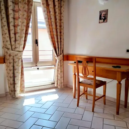 Pace Szálloda