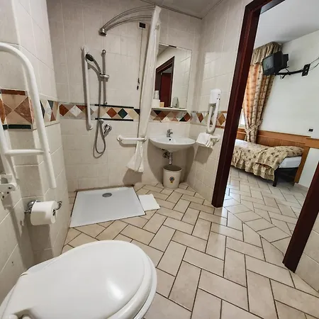 Pace Szálloda 3*